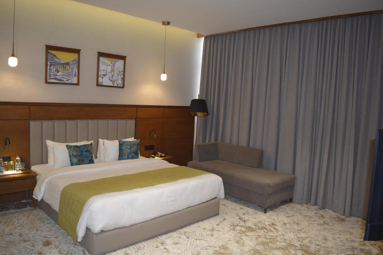 Sayaji Morbi Hotel ภายนอก รูปภาพ