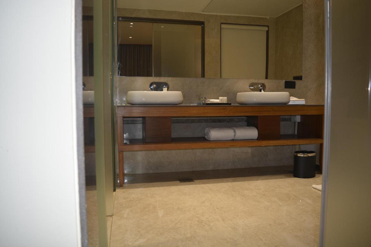 Sayaji Morbi Hotel ภายนอก รูปภาพ