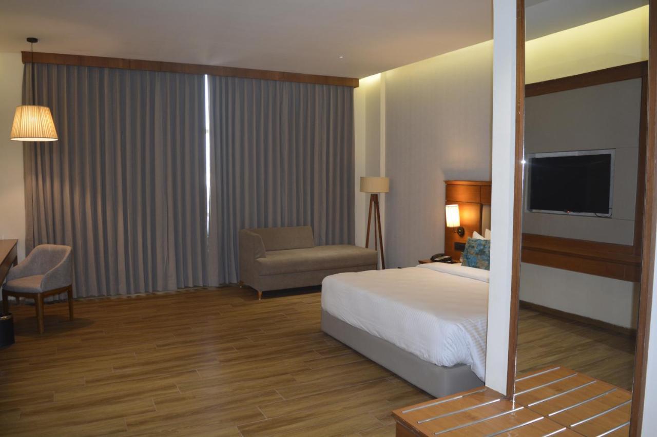Sayaji Morbi Hotel ภายนอก รูปภาพ